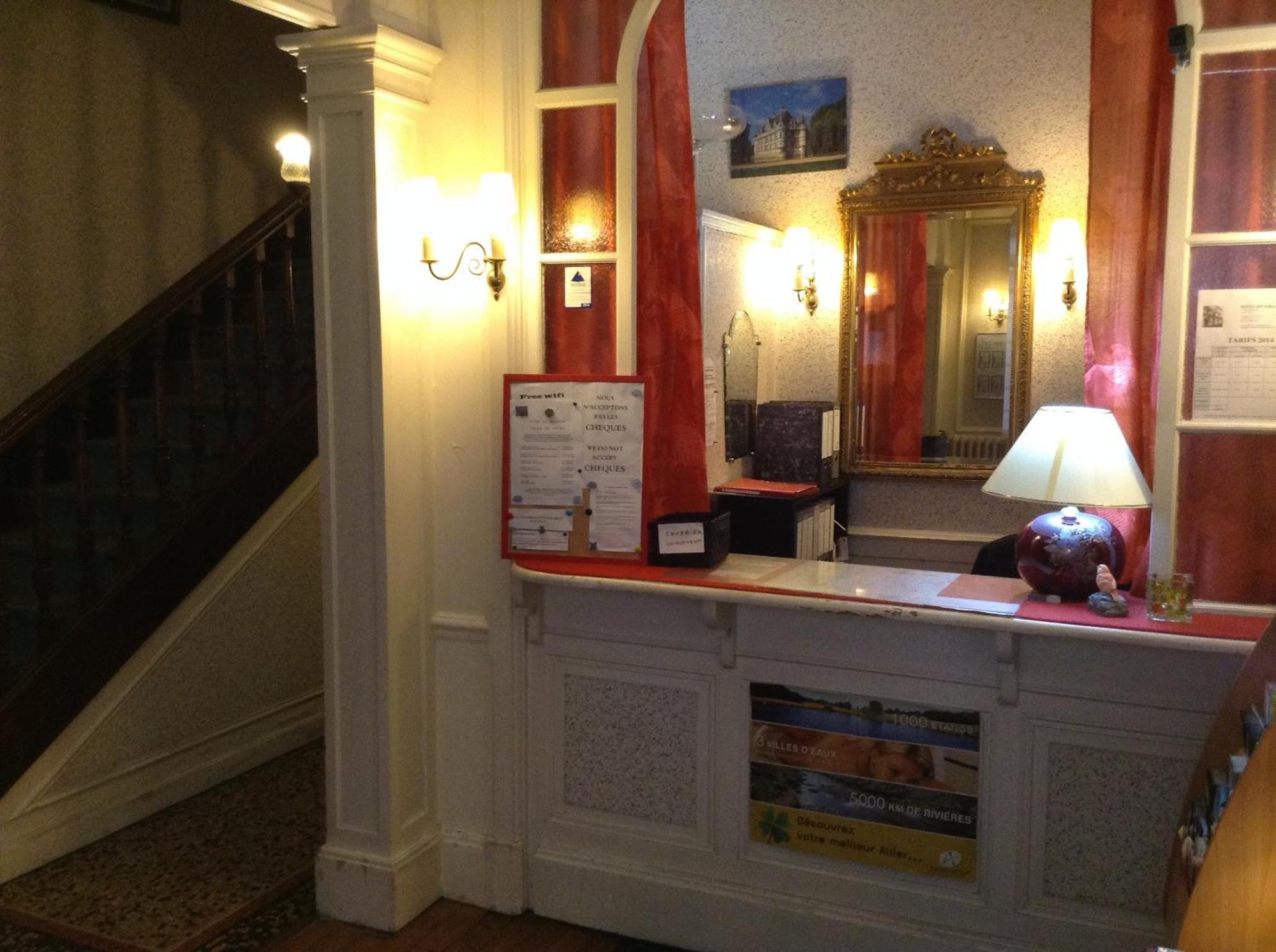 Hôtel Riviera Vichy Esterno foto